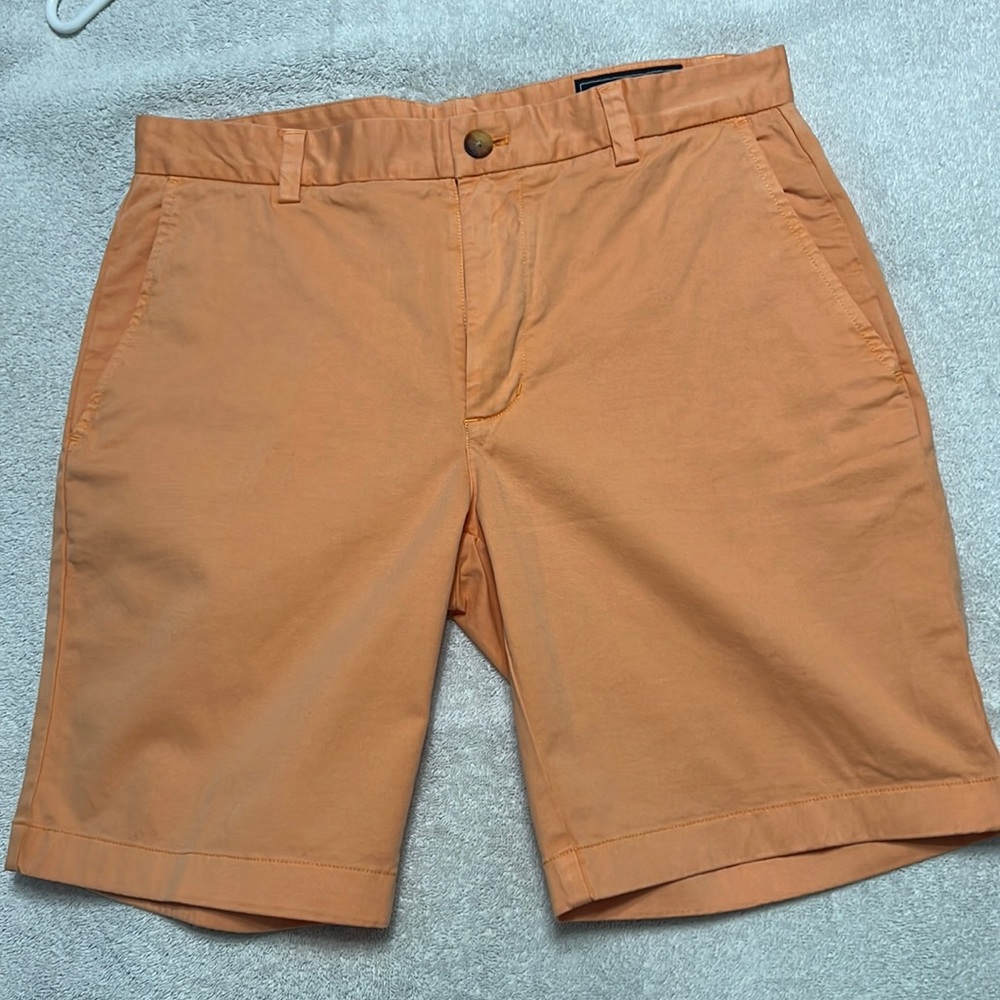 Vineyard Vines Size 32 Classic fit Breaker Shorts, 9 inch.